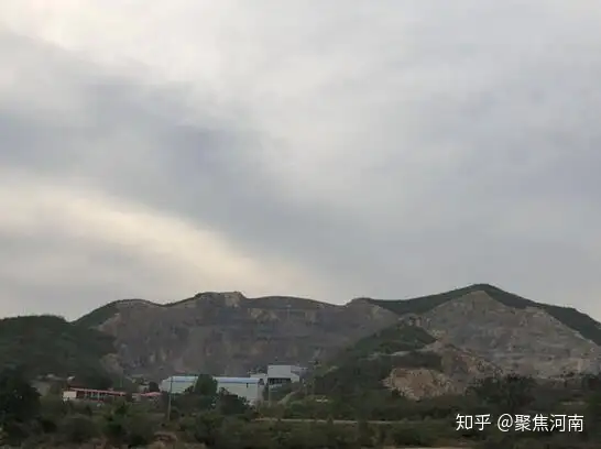 焦作马村区磊盛石材屡被处罚仍疯狂挖山 背后疑有保护伞